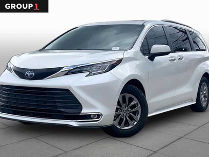 Used 2022 Toyota Sienna XLE