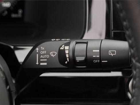 Used 2023 Nissan Pathfinder Platinum w/ Cargo Package image 33