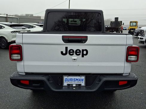 Used 2021 Jeep Gladiator Sport image 5