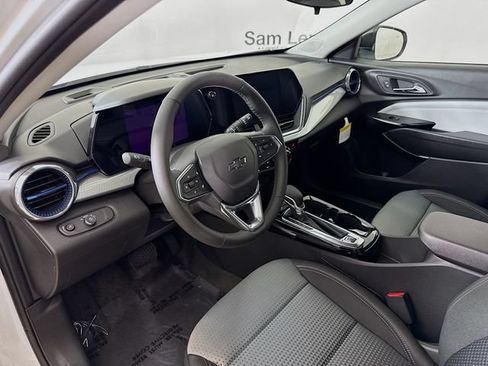 New 2026 Chevrolet Trax LT w/ Driver Confidence Package FWD image 11