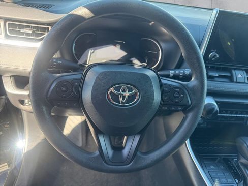 Used 2024 Toyota RAV4 LE image 9