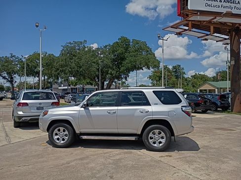 Used 2022 Toyota 4Runner SR5 RWD image 24