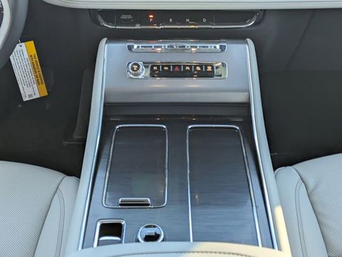 New 2026 Lincoln Aviator 2WD w/ Jet Appearance Package image 17