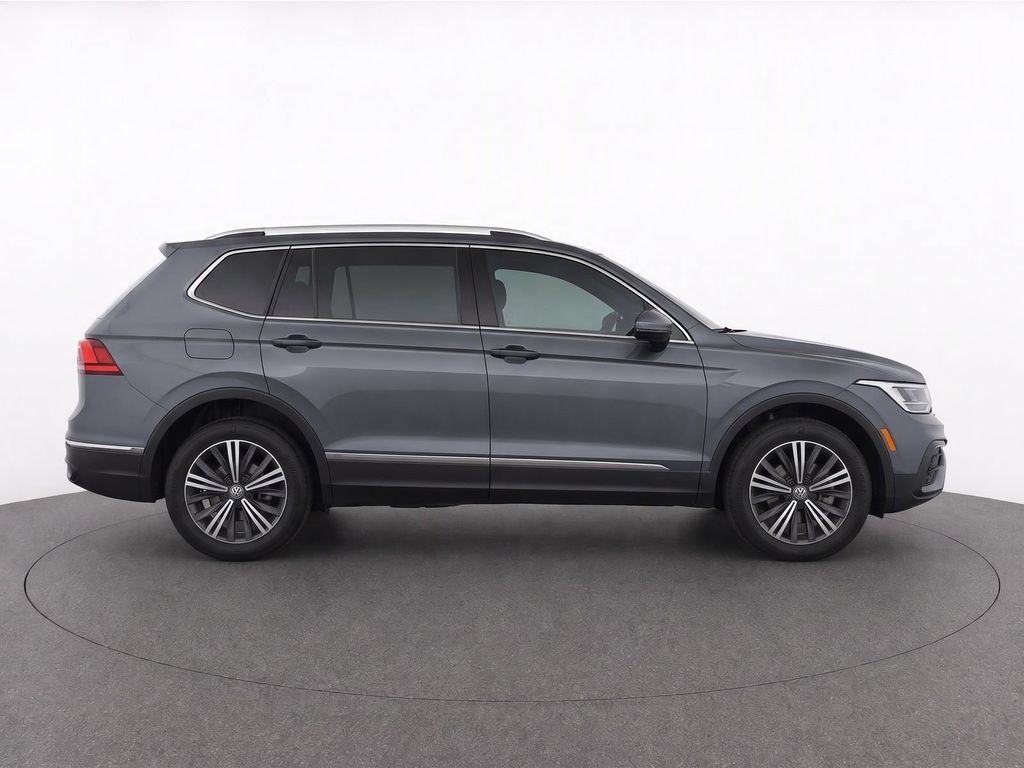Used 2018 Volkswagen Tiguan SEL AWD/4WD image 4