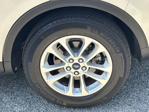 Used 2021 Ford Escape SE FWD image 19