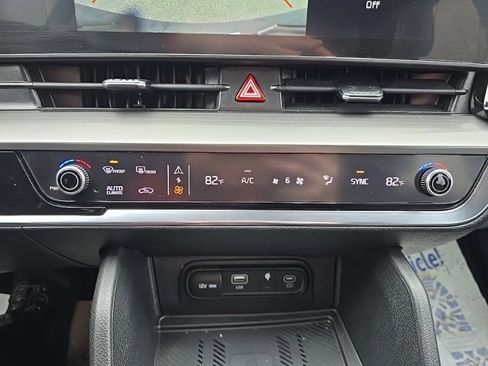 Certified 2023 Kia Sportage EX image 17