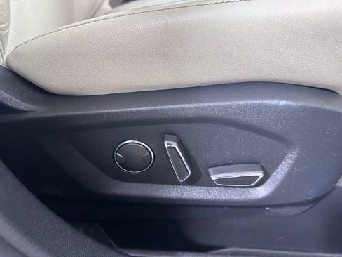 Used 2019 Ford Edge Titanium w/ Equipment Group 301A AWD/4WD image 11