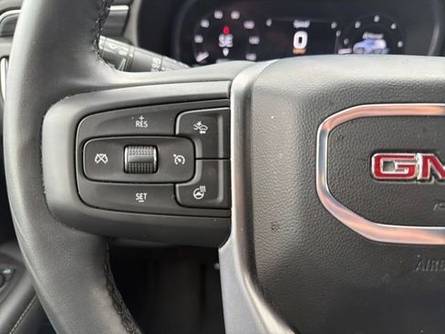 Used 2024 GMC Yukon XL SLT w/ SLT Luxury Package RWD image 10