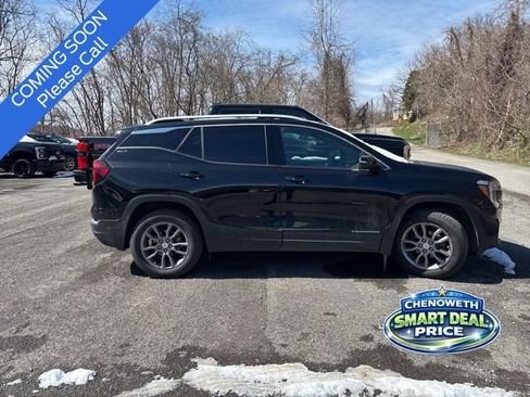 Used 2023 GMC Terrain SLT image 4