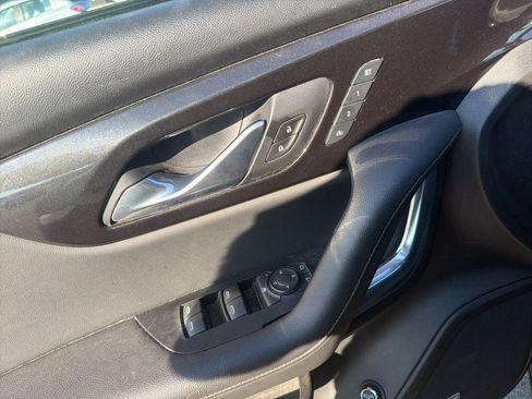 Used 2019 Chevrolet Blazer Premier w/ Sun and Wheels Package FWD image 13