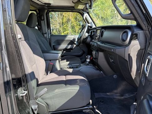 Used 2021 Jeep Wrangler Unlimited Sport AWD/4WD image 31