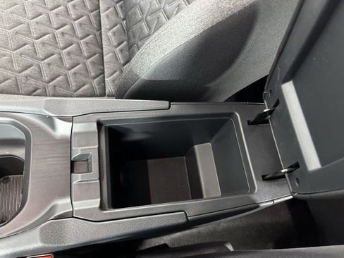 Used 2025 Nissan Kicks SV FWD image 25
