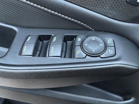 Used 2023 Chevrolet Traverse Premier image 18