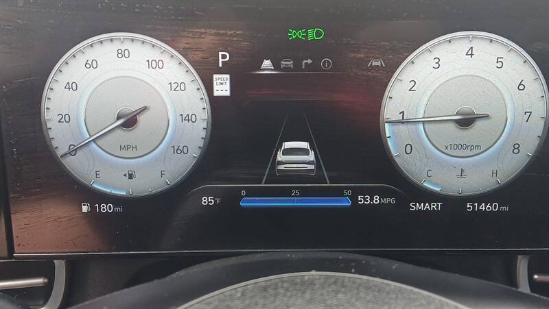 Used 2024 Hyundai Elantra SEL FWD image 11