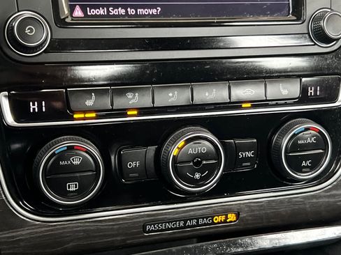 Used 2018 Volkswagen Passat 2.0T SE image 21