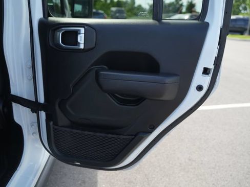 Used 2021 Jeep Gladiator Sport AWD/4WD image 21