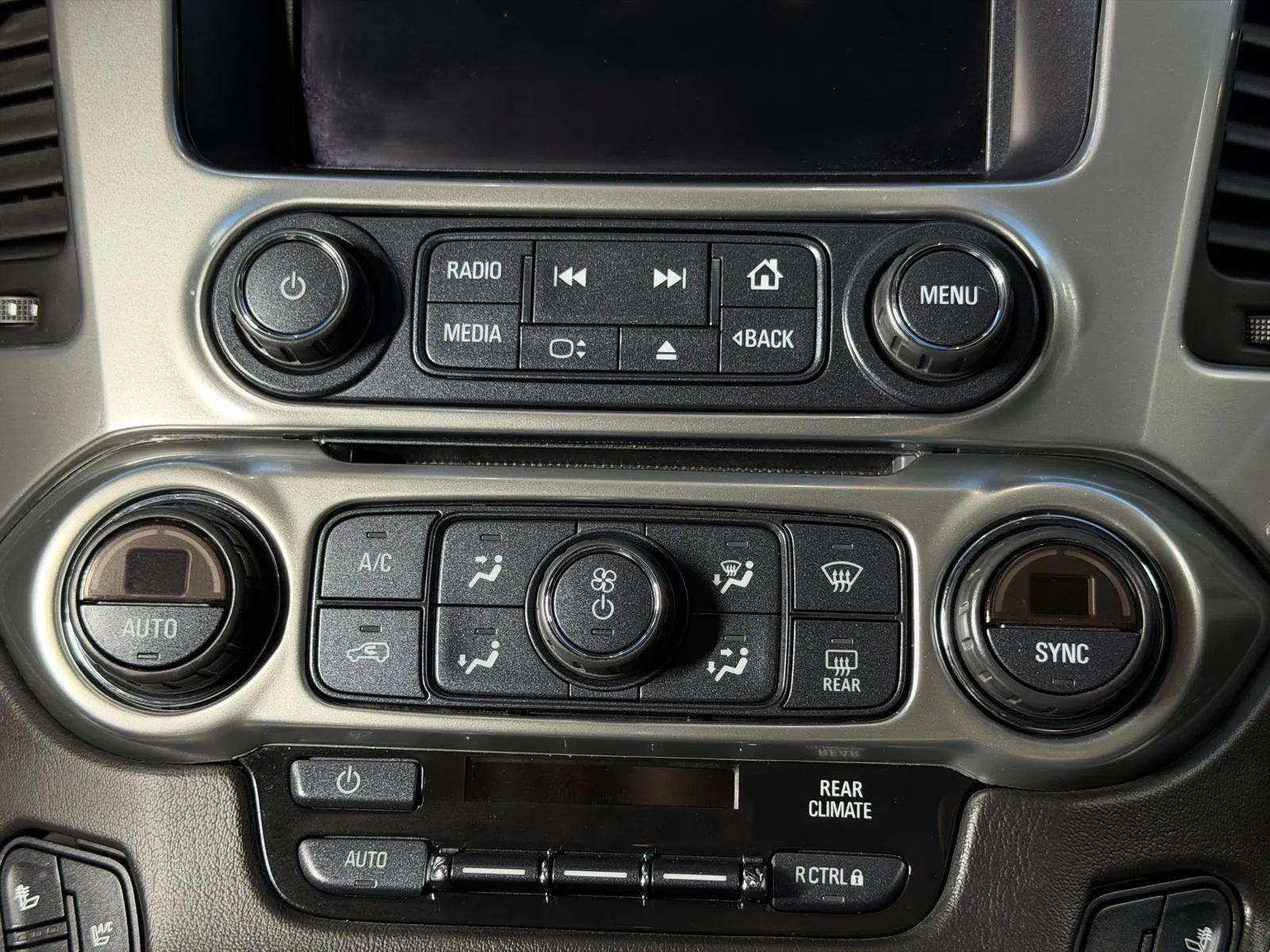 Used 2016 Chevrolet Suburban LTZ AWD/4WD image 37