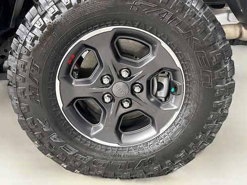 Used 2023 Jeep Gladiator Rubicon w/ LED Lighting Group image 32