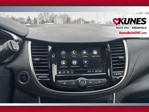 Used 2019 Chevrolet Trax LT w/ LT Convenience Package image 17