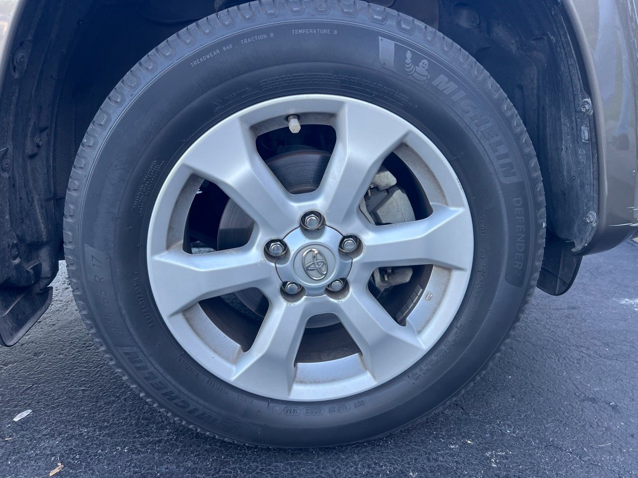 Used 2009 Toyota RAV4 Limited AWD/4WD image 10