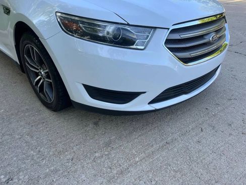 Used 2018 Ford Taurus SE image 20