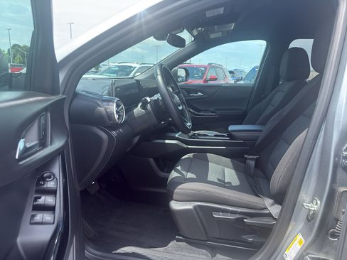Used 2025 Chevrolet Equinox LT FWD image 10