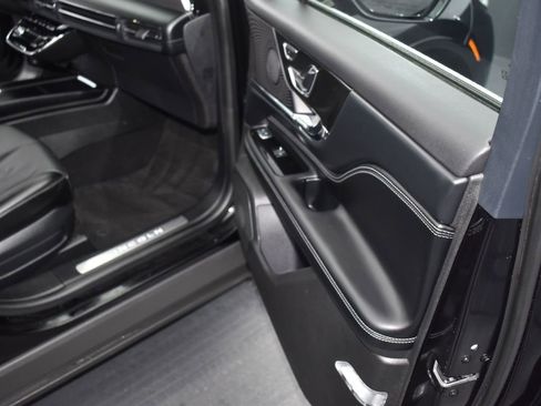 Used 2024 Lincoln Corsair Grand Touring w/ Equipment Group 301A image 17