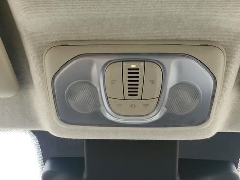 Used 2025 RAM ProMaster 2500 w/ Convenience Group image 20