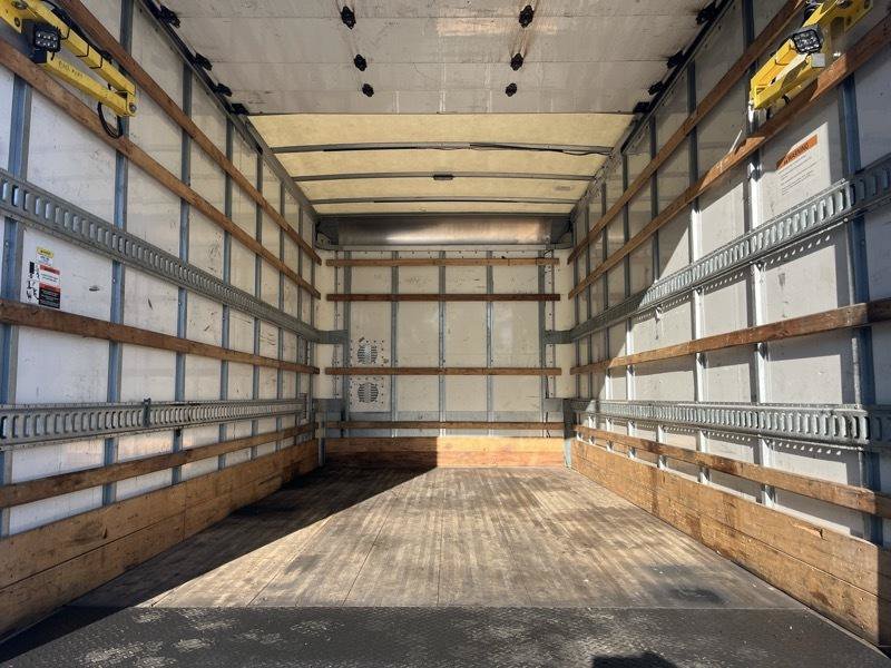 Used 2019 Isuzu NPR RWD image 9