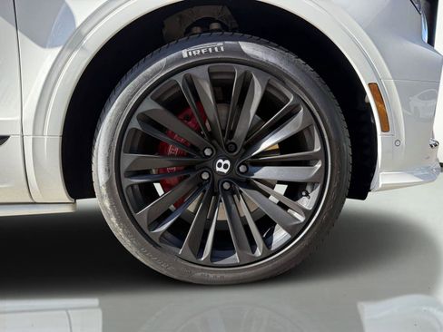 Used 2022 Bentley Bentayga Speed image 12