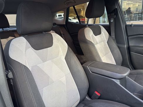 Used 2025 Chevrolet Trax LS w/ LS Convenience Package image 10