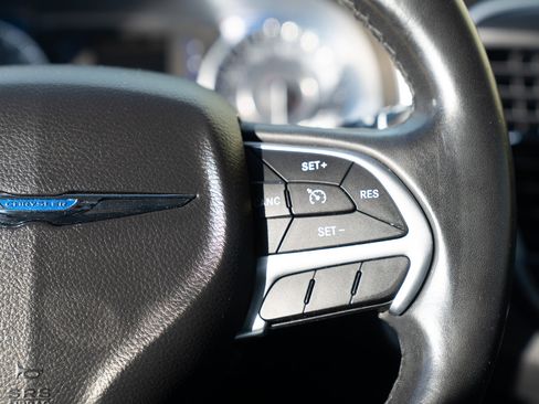 Used 2015 Chrysler 200 Limited w/ Convenience Group image 33