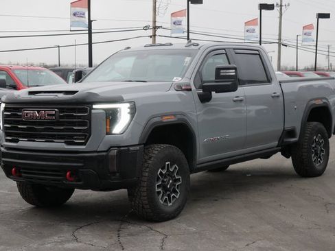 Used 2024 GMC Sierra 2500 AT4X image 8