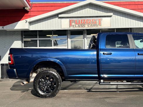 Used 2022 RAM 2500 Laramie w/ Night Edition image 11