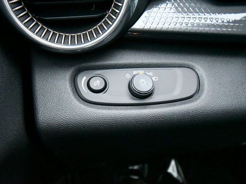 New 2026 Chevrolet Trax ACTIV w/ Sunroof Package FWD image 18