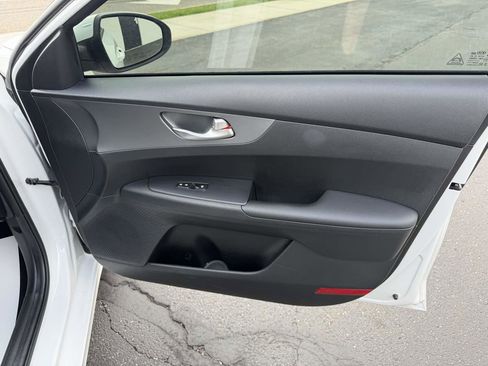 Used 2019 Kia Forte LXS FWD image 20