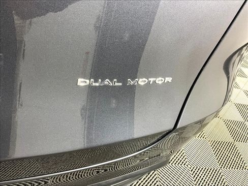 Used 2023 Tesla Model Y Long Range AWD/4WD image 24