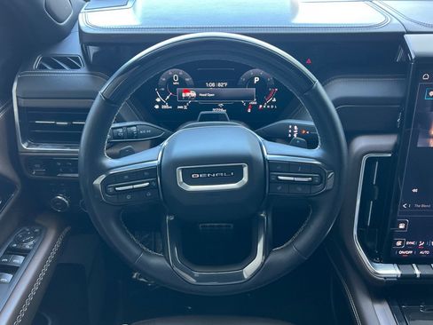 Used 2025 GMC Yukon Denali Ultimate AWD/4WD image 15