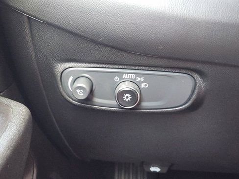 Used 2021 Chevrolet Equinox LS w/ LS Convenience Package image 22