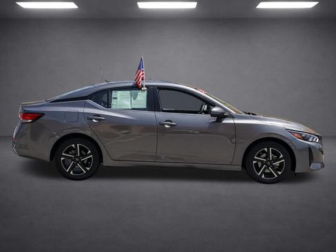 Used 2024 Nissan Sentra SV FWD image 3