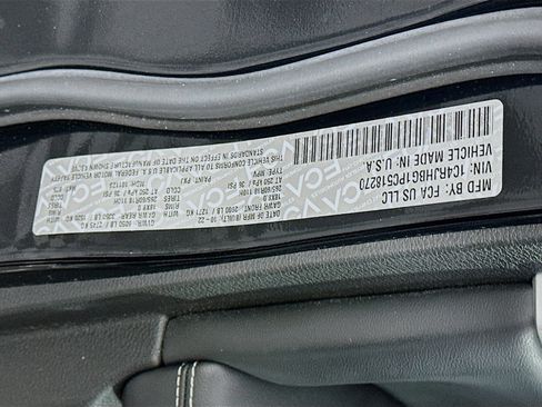 Used 2023 Jeep Grand Cherokee Limited AWD/4WD image 12