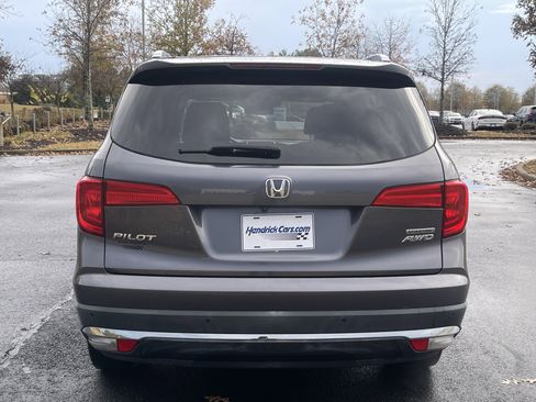 Certified 2017 Honda Pilot Touring image 8