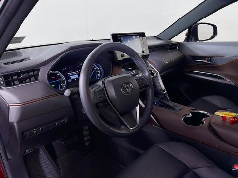 Used 2021 Toyota Venza XLE w/ Activity Package (TMS) AWD/4WD image 9