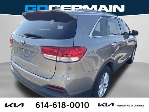 Used 2018 Kia Sorento FWD image 4