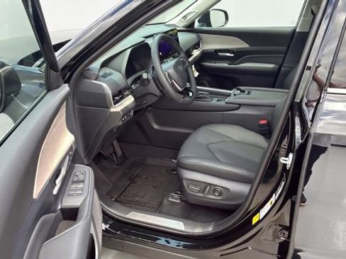Used 2026 Toyota Grand Highlander AWD image 16