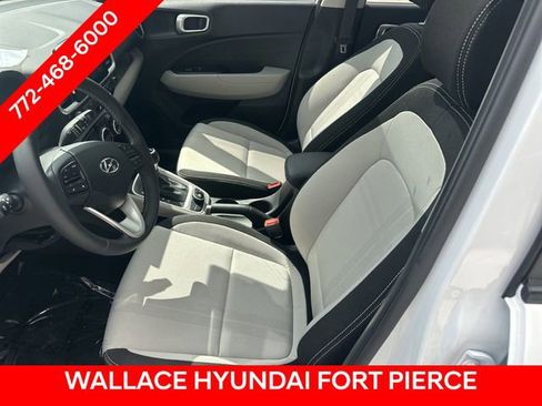 Used 2024 Hyundai Venue SEL FWD image 21