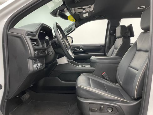 Used 2024 GMC Yukon SLT w/ SLT Luxury Package AWD/4WD image 19