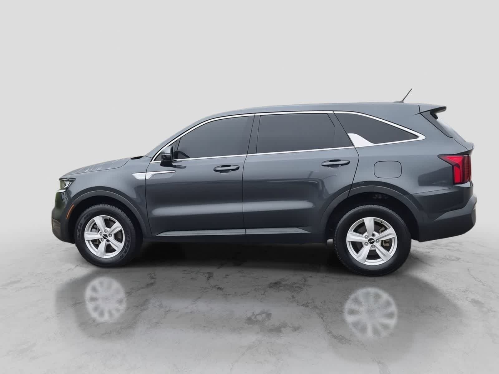 Used 2023 Kia Sorento LX AWD/4WD image 5