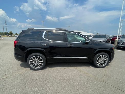 Used 2022 GMC Acadia Denali w/ Denali Ultimate Package FWD image 8