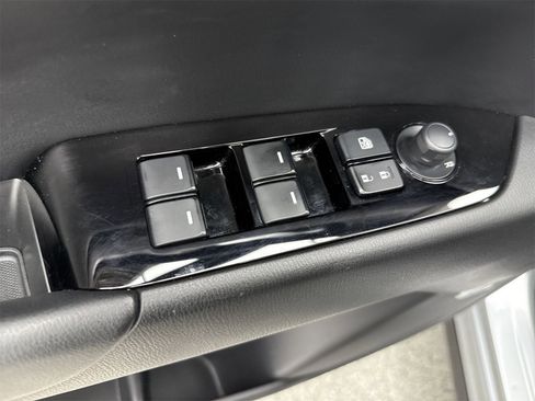 Used 2018 MAZDA CX-5 Touring w/ Preferred Equipment Package image 18